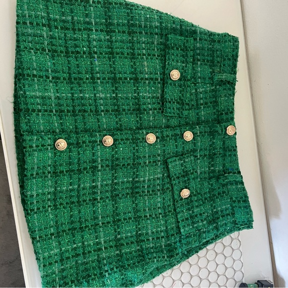 Aqua Dresses & Skirts - Aqua + Maeve Reilly Green Tweed Button-Front Mini Skirt